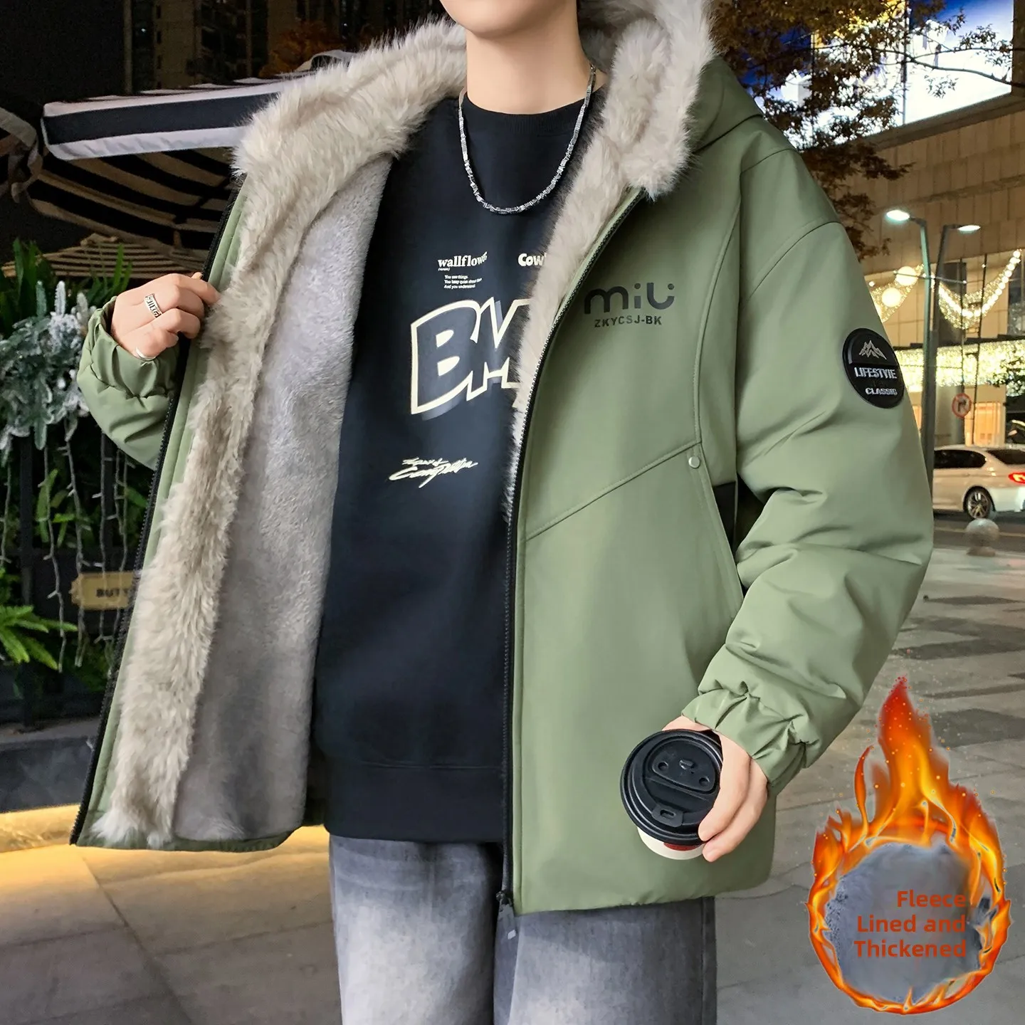 Мужская зимняя утепленная хлопковая куртка с капюшоном на флисовой подкладке, теплая молодежная верхняя одежда, повседневная модная брендовая куртка Tee Dian Cleanfit Sle
Мужская зимняя утепленная хлопковая куртка с капюшоном на флисовой подкладке, теплая молодежная верхняя одежда, повседневная модная брендовая куртка Tee Dian Cleanfit Sle