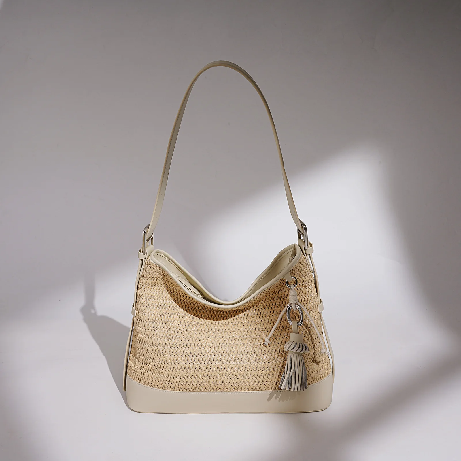 2026 Niche Summer Lazy Seaside Woven Bucket Bag Vacation Premium Shoulder Large Capacity Commuter Messenger Bag
2026 Niche Summer Lazy Seaside Woven Bucket Bag Vacation Premium Shoulder Large Capacity Commuter Messenger Bag
