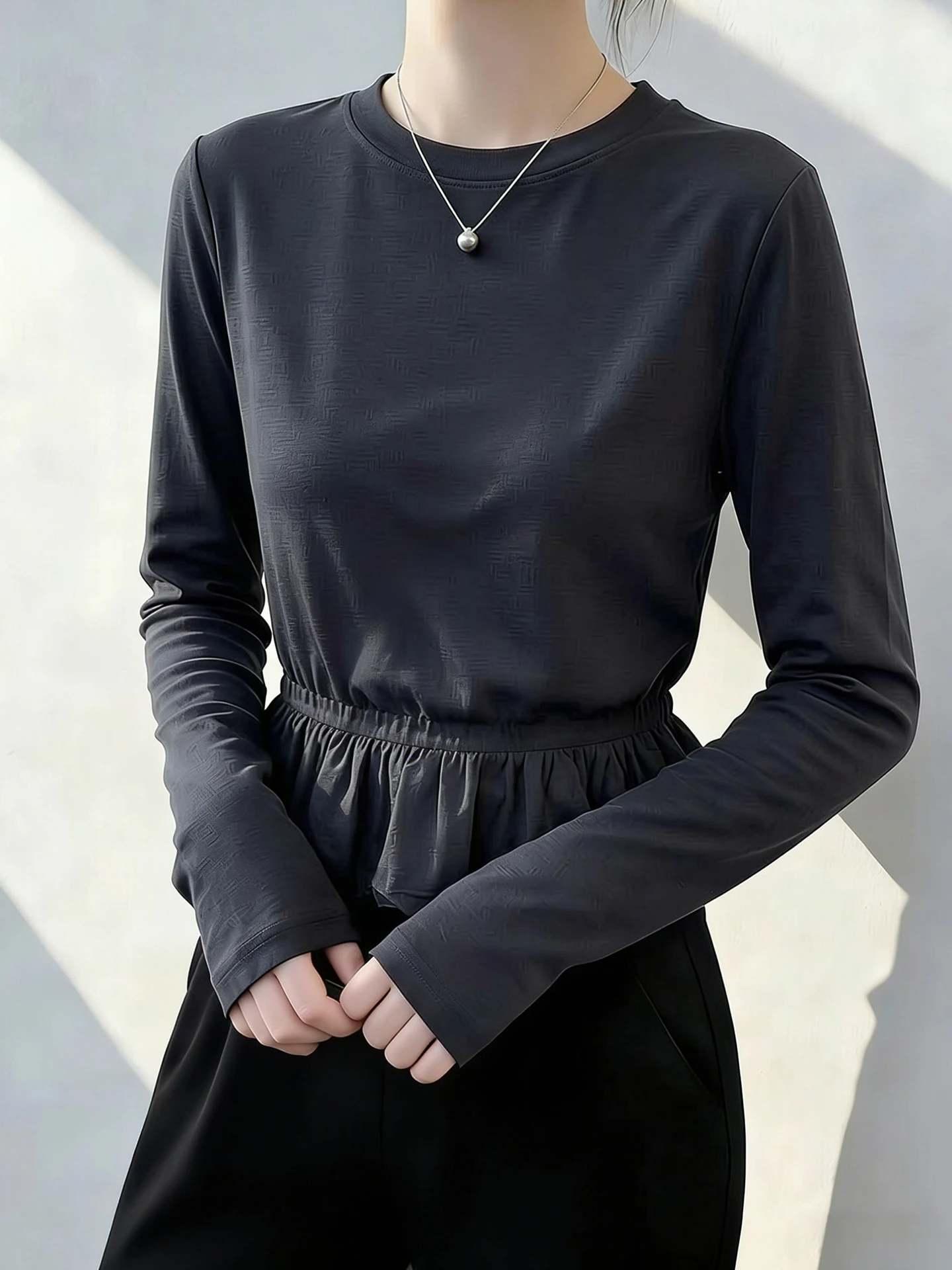 Spring Commute Versatile Long Sleeve Base Shirt Waist Cinching Korean Style Elegant T-Shirt Women's Fashion Age Reduction Top
Spring Commute Versatile Long Sleeve Base Shirt Waist Cinching Korean Style Elegant T-Shirt Women's Fashion Age Reduction Top