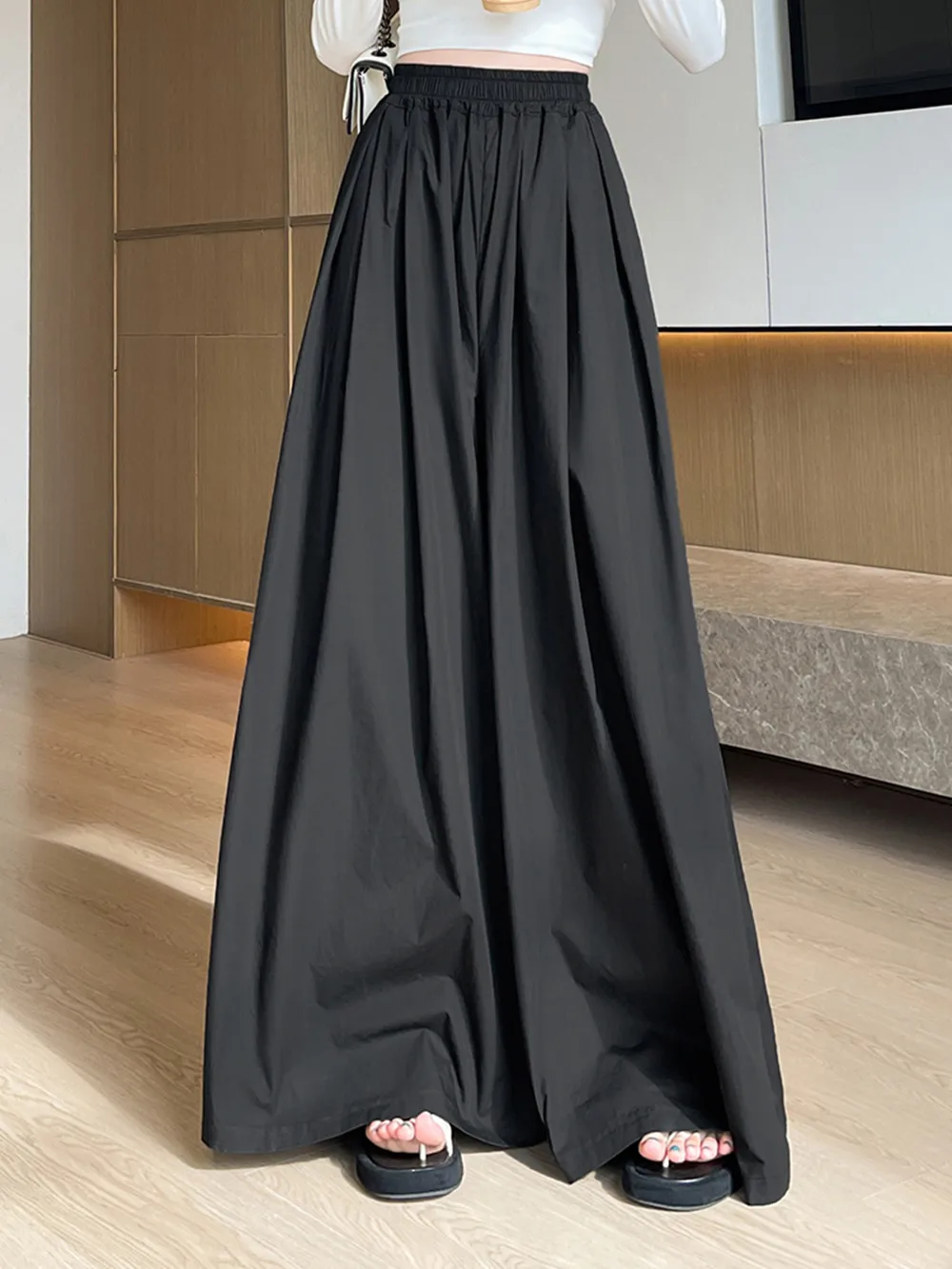 Ice Silk Pleated Women's Trousers Summer High Waist Draping Casual Loose Full Length Wide Leg Pants Female 2025 New
Ice Silk Pleated Women's Trousers Summer High Waist Draping Casual Loose Full Length Wide Leg Pants Female 2025 New