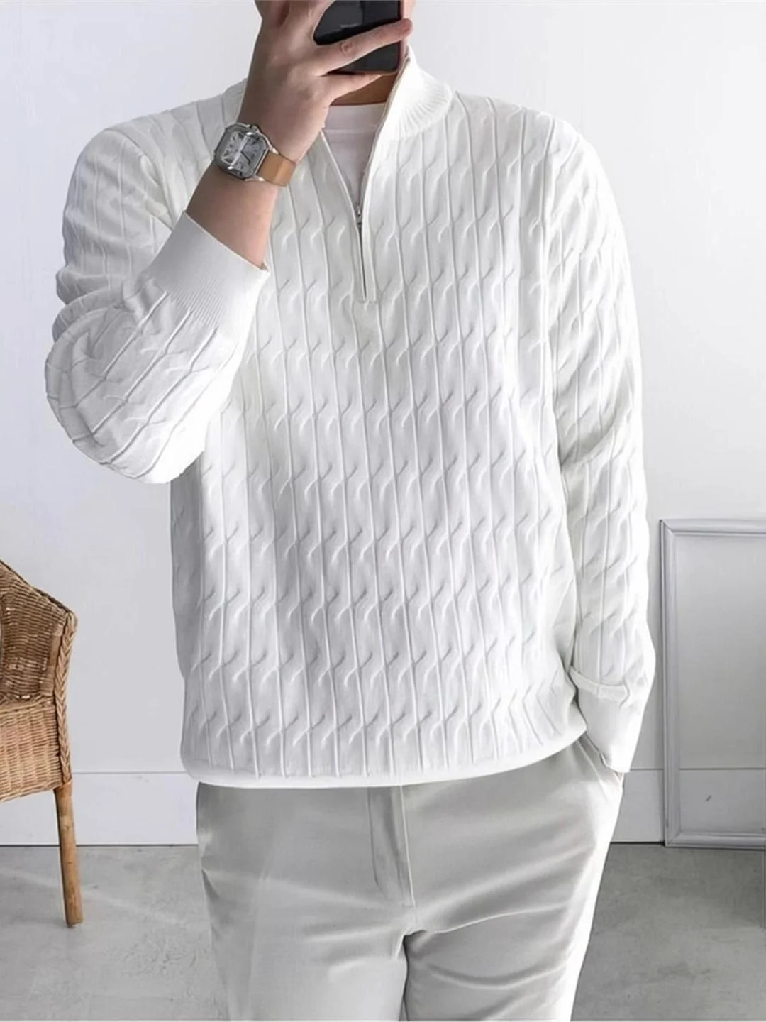 Белый свитер на молнии для мужчин, осенне-зимний, повседневный, с высоким воротником, универсальный вязаный топ, создающий ощущение высокого класса, для отдыха...
Белый свитер на молнии для мужчин, осенне-зимний, повседневный, с высоким воротником, универсальный вязаный топ, создающий ощущение высокого класса, для отдыха...