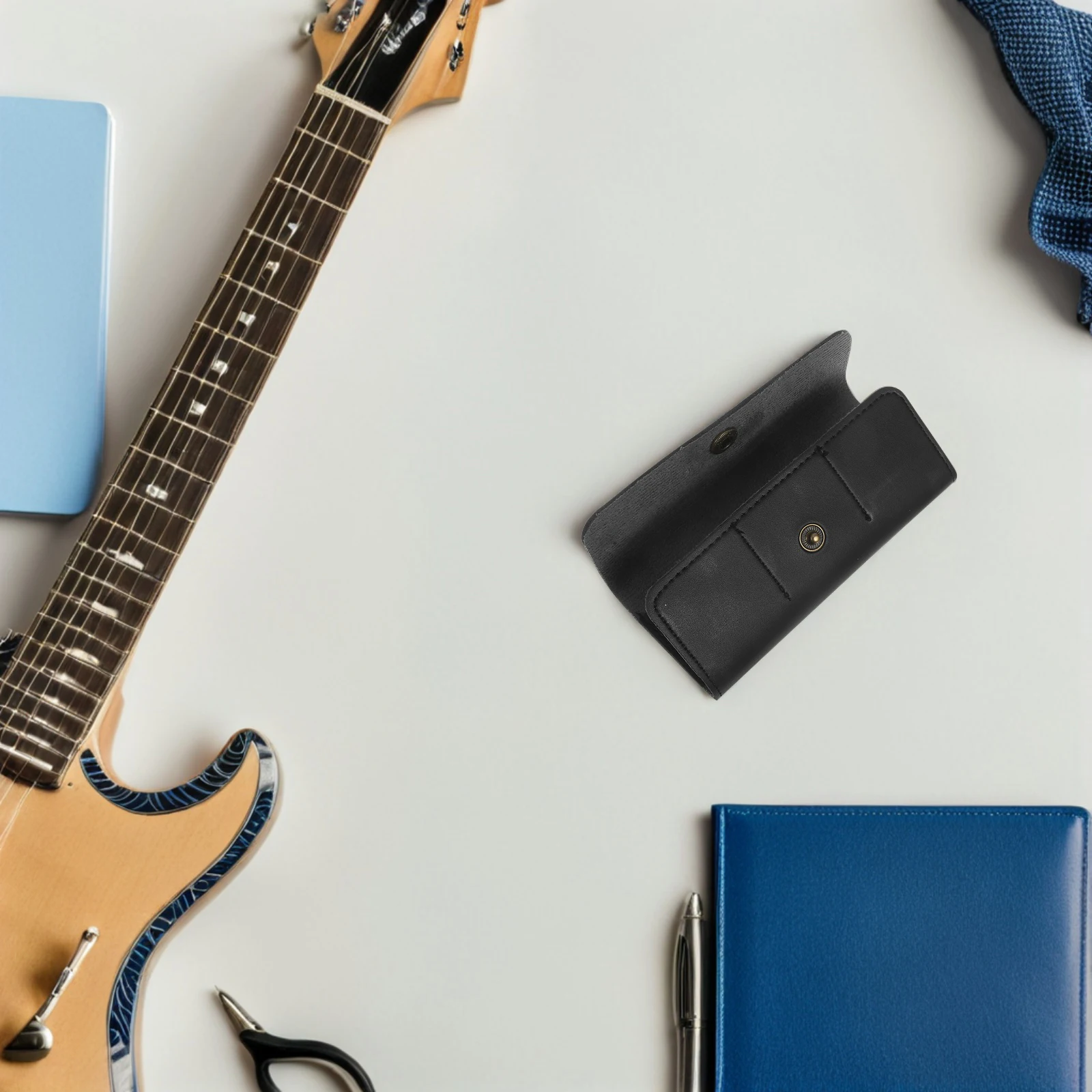 Guitar Pick Case for Guitar Pick Holder Case Picks Portable PU Compact Design Musical Instrument Accessory
Guitar Pick Case for Guitar Pick Holder Case Picks Portable PU Compact Design Musical Instrument Accessory