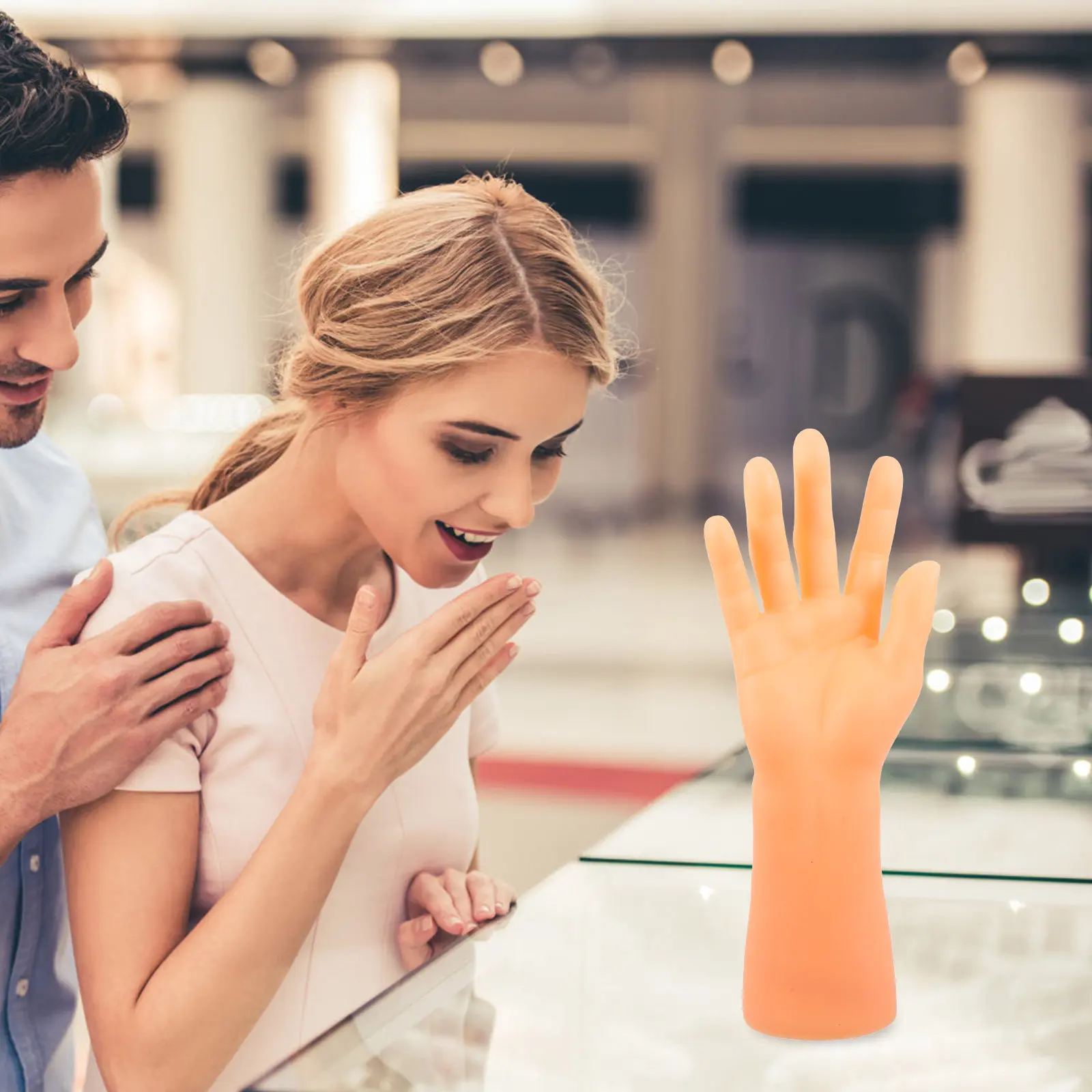 1Pcs Realistic Human Hand Movement Simulation Ring Display Stand Mold Lightweight Portable Jewelry Organizer Home Store Travel
1Pcs Realistic Human Hand Movement Simulation Ring Display Stand Mold Lightweight Portable Jewelry Organizer Home Store Travel