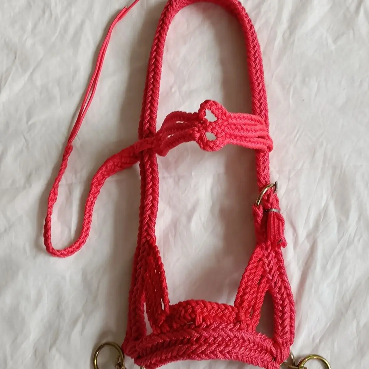 Handmade to Accept Customized Horse Halter Headgear Nylon Rope Material, Wear-Resistant and Durable
Handmade to Accept Customized Horse Halter Headgear Nylon Rope Material, Wear-Resistant and Durable