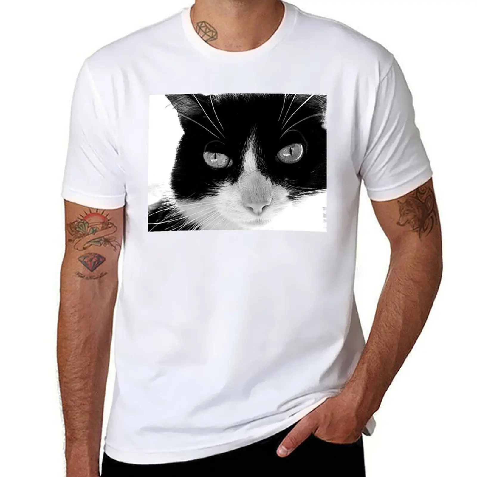 Black and White Kitty T-Shirt man t shirts cotton anime t shirts for man T-Shirt
Black and White Kitty T-Shirt man t shirts cotton anime t shirts for man T-Shirt