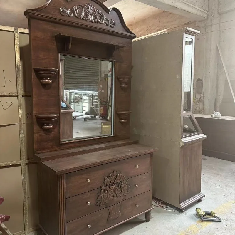 The atmosphere of the homestay display cabinet is noble, and the wooden display cabinet is ancient and new.
The atmosphere of the homestay display cabinet is noble, and the wooden display cabinet is ancient and new.