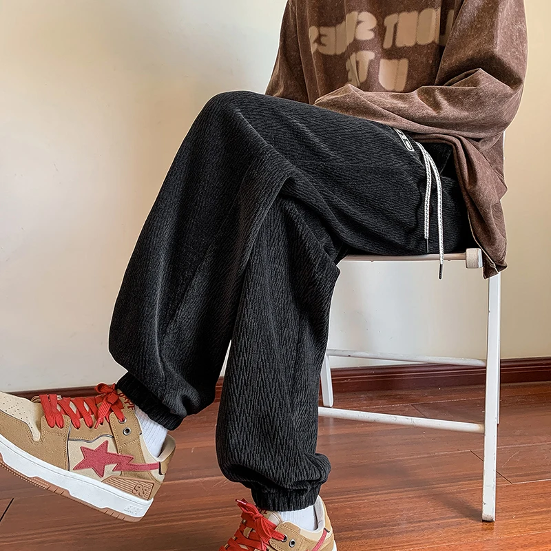 Мужские вельветовые брюки свободного кроя для весны и осени, модные спортивные штаны в американском ретро-стиле, повседневные брюки
Мужские вельветовые брюки свободного кроя для весны и осени, модные спортивные штаны в американском ретро-стиле, повседневные брюки