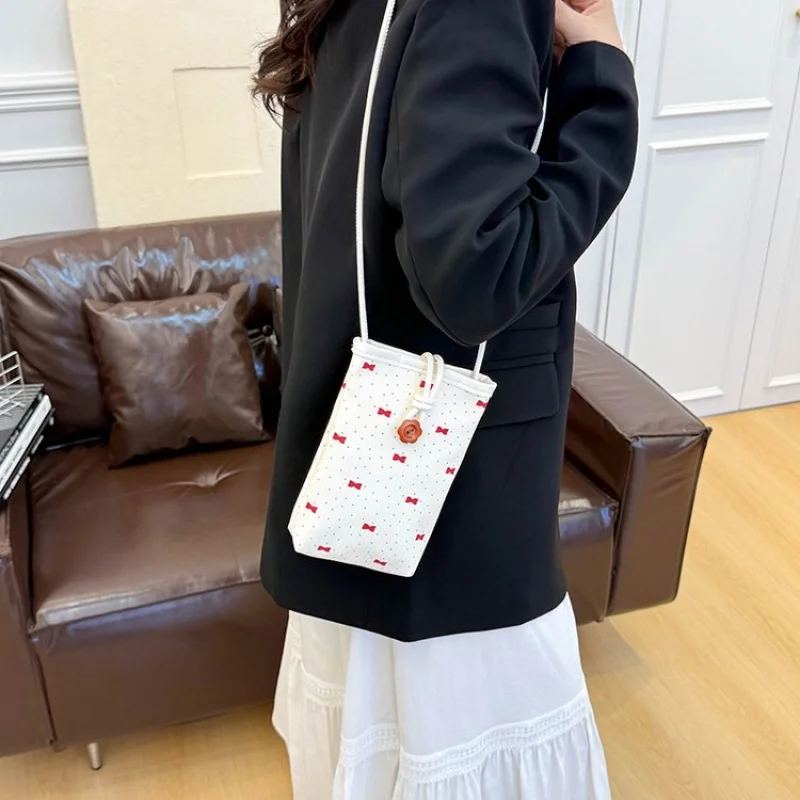 Популярная классическая высококачественная кожаная женская сумка на плечо, роскошная брендовая модная элегантная винтажная повседневная сумка
Популярная классическая высококачественная кожаная женская сумка на плечо, роскошная брендовая модная элегантная винтажная повседневная сумка 