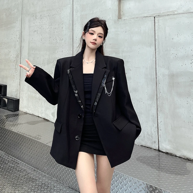 2026 Spring New Design Black Suit Coat Women's Spring and Autumn New Loose Splicing Fake Two piece Shoulder Cushioned Suit
2026 Spring New Design Black Suit Coat Women's Spring and Autumn New Loose Splicing Fake Two piece Shoulder Cushioned Suit