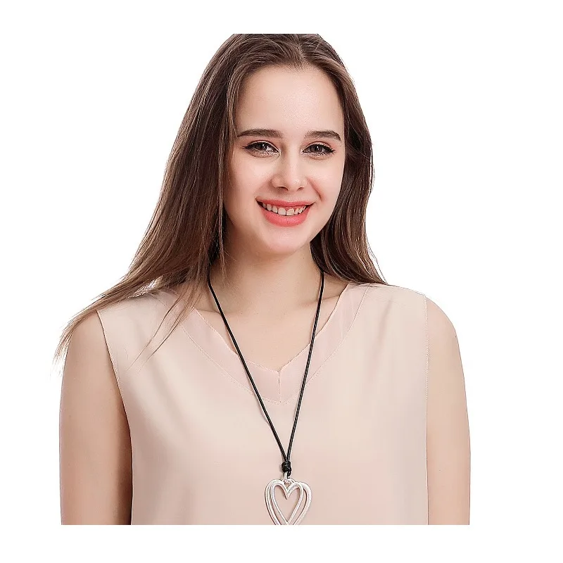 Special for Explosive Necklaces, Metal Personalized Fashion Double-layer Peach Heart Love Women's Alloy Sweater Chains
Special for Explosive Necklaces, Metal Personalized Fashion Double-layer Peach Heart Love Women's Alloy Sweater Chains