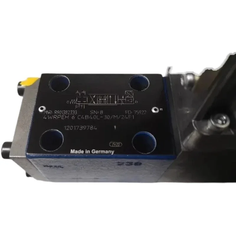 Proportional direction servo valve 4WRPEH6C3B24L-2X/G24K0/A1M/4B12/40/100
Proportional direction servo valve 4WRPEH6C3B24L-2X/G24K0/A1M/4B12/40/100