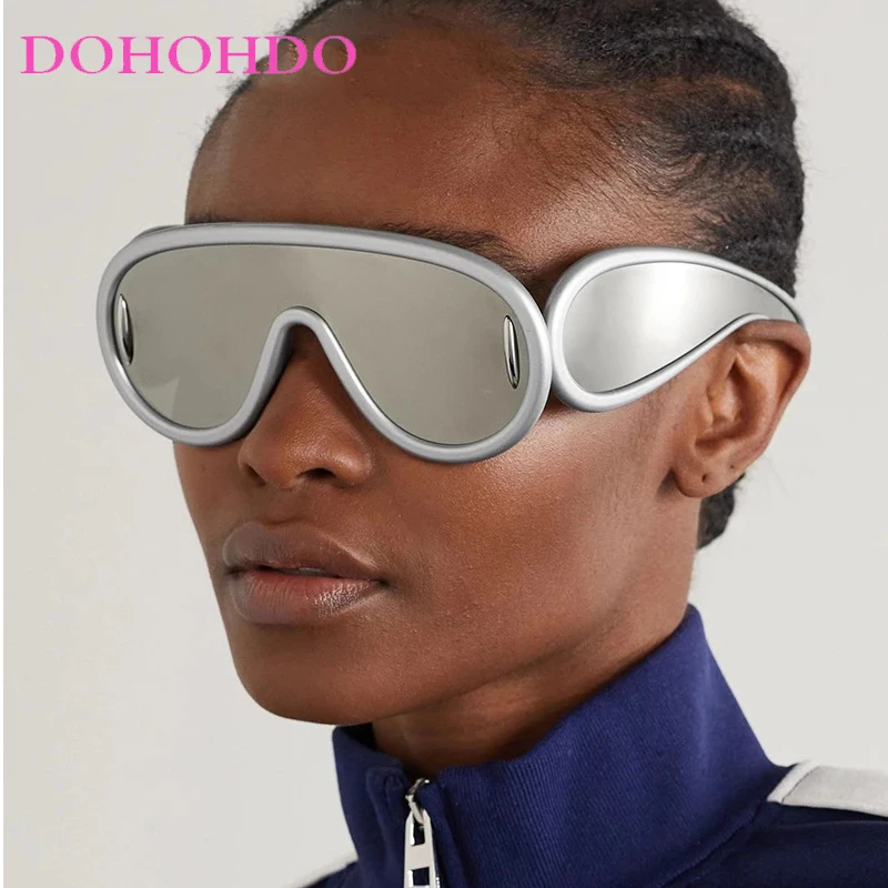 2025 Fashion Y2K Punk Brand Designer Oversized Sunglasses Men Women For Men Shades Trendy Punk One Piece Ins Sun Glasses UV400
2025 Fashion Y2K Punk Brand Designer Oversized Sunglasses Men Women For Men Shades Trendy Punk One Piece Ins Sun Glasses UV400