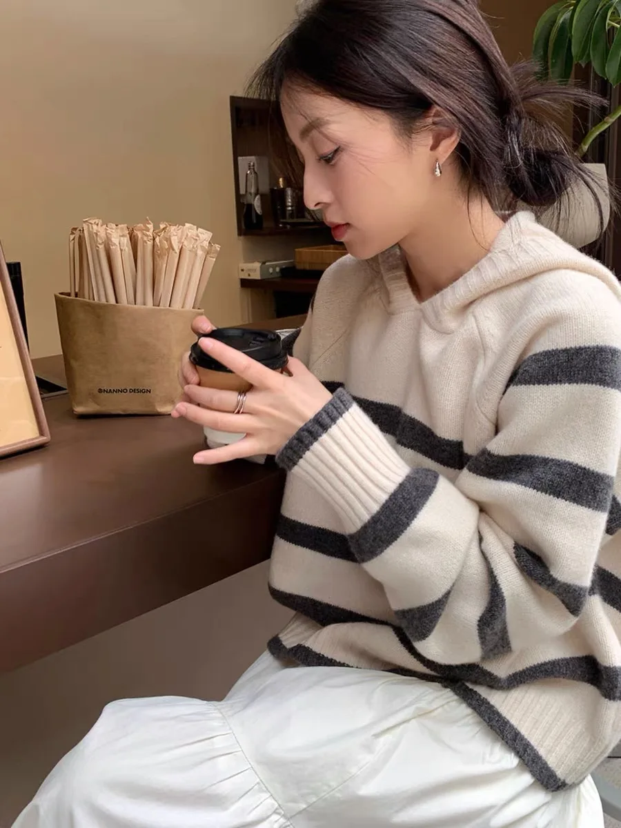 Ladies' Loose Korean Style Hooded Striped Lazy Knitwear Sweater Autumn Winter Inner Wear Casual College Style Top
Ladies' Loose Korean Style Hooded Striped Lazy Knitwear Sweater Autumn Winter Inner Wear Casual College Style Top