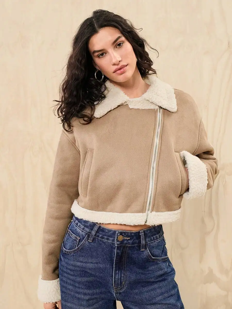 Women's Cropped Faux Shearling Biker Jacket with Zipper and Turn-Down Collar
Women's Cropped Faux Shearling Biker Jacket with Zipper and Turn-Down Collar
