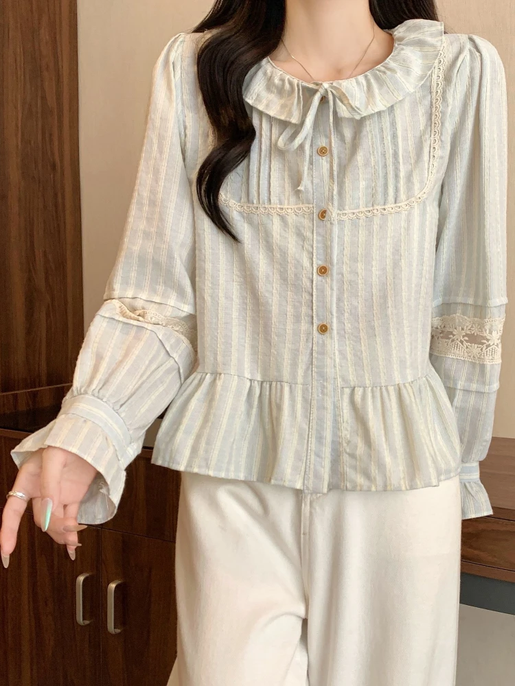 French Sweet Shirts Peter Pan Collar Lace Patchwork Pleated Blouses 2025 New All Match Tops Fashion Design Autumn Women Clothing
French Sweet Shirts Peter Pan Collar Lace Patchwork Pleated Blouses 2025 New All Match Tops Fashion Design Autumn Women Clothing