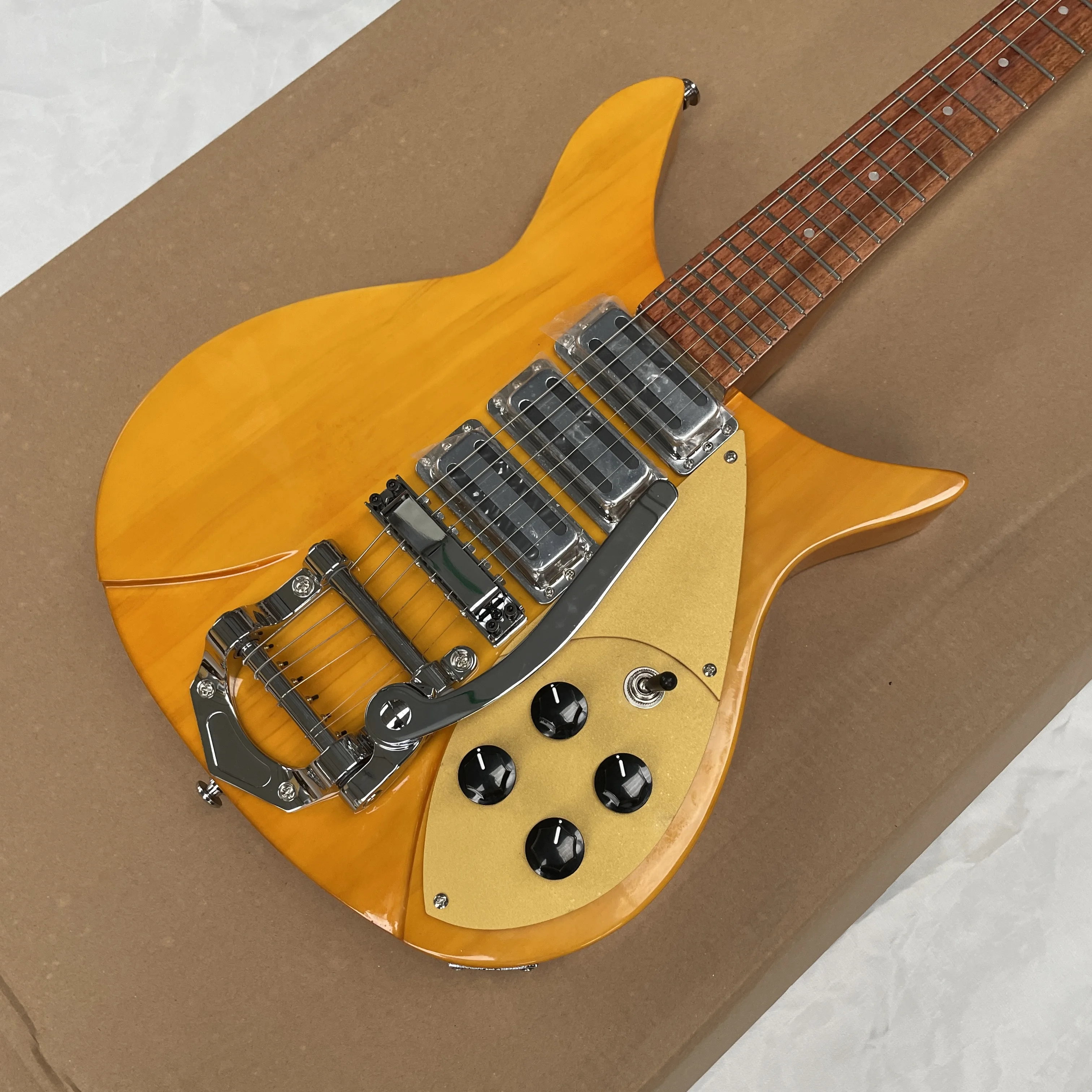 Natural wood grain color electric guitar, semi-hollow mahogany body electric guitars, vintage style electric guitarra
Natural wood grain color electric guitar, semi-hollow mahogany body electric guitars, vintage style electric guitarra