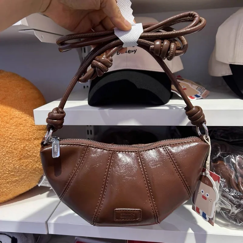 Authentic Brunch Brother Series Ox Horn Bag Simple Fashionable Versatile Single Shoulder Crossbody Bag Girl Festival Gifts
Authentic Brunch Brother Series Ox Horn Bag Simple Fashionable Versatile Single Shoulder Crossbody Bag Girl Festival Gifts