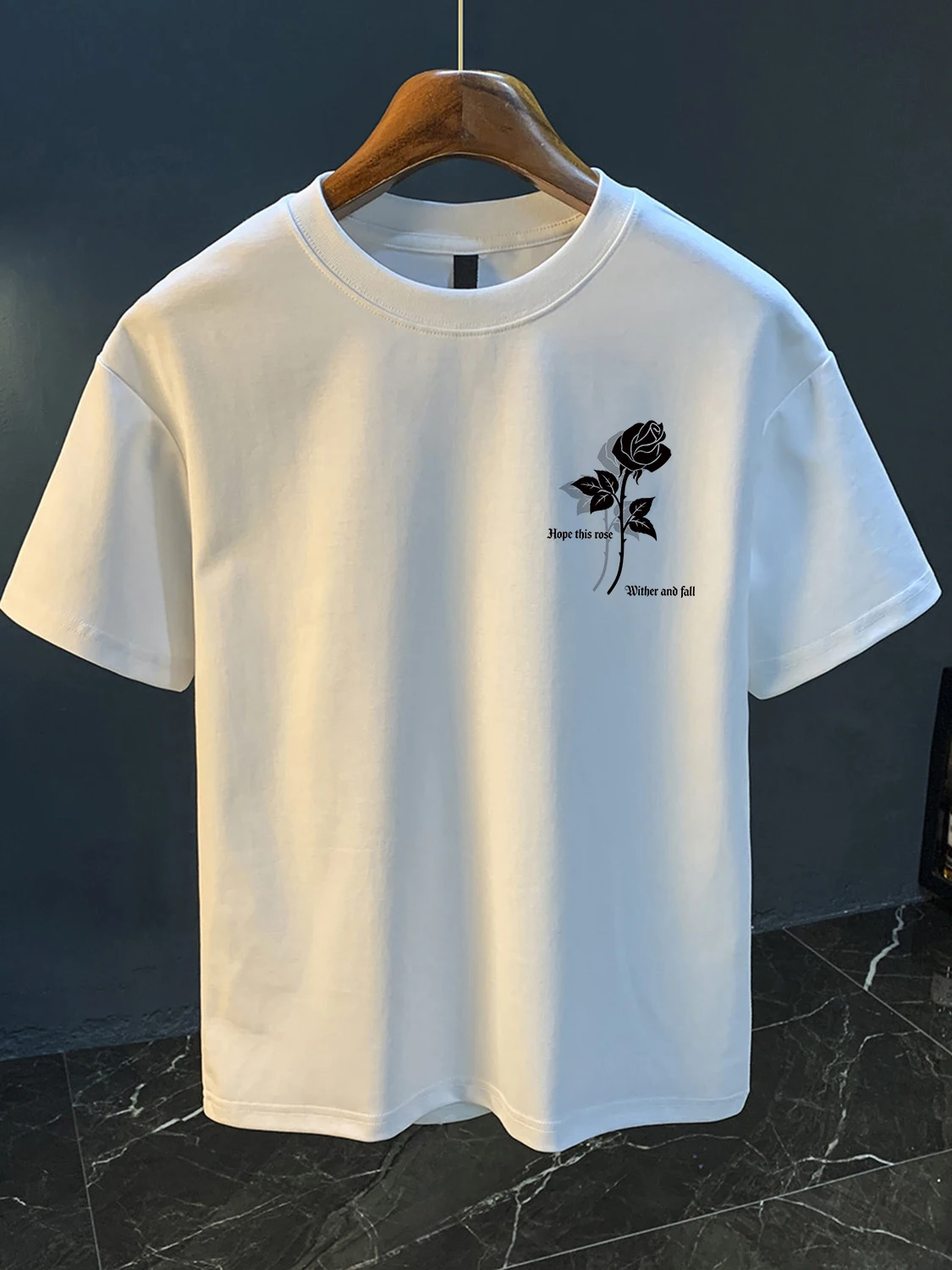 White Pure Cotton Rose Print Short Sleeve Men's T-Shirt Loose Fit Comfortable Breathable Casual Top for Youth All Seasons
White Pure Cotton Rose Print Short Sleeve Men's T-Shirt Loose Fit Comfortable Breathable Casual Top for Youth All Seasons