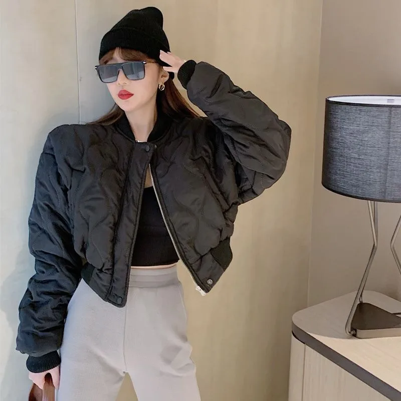Deeptown Vintage Crop Women's Quilted Jacket Korean Fashion Streetwear Black Oversize Short Bomber Jackets Winter Casual Outwear
Deeptown Vintage Crop Women's Quilted Jacket Korean Fashion Streetwear Black Oversize Short Bomber Jackets Winter Casual Outwear