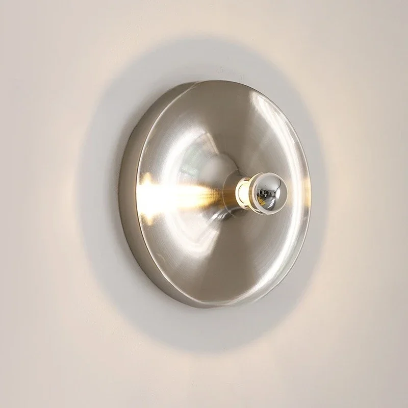 Medieval 1970s UFO decoration ceiling wall lamp Bauhaus aisle studio bedroom
Medieval 1970s UFO decoration ceiling wall lamp Bauhaus aisle studio bedroom