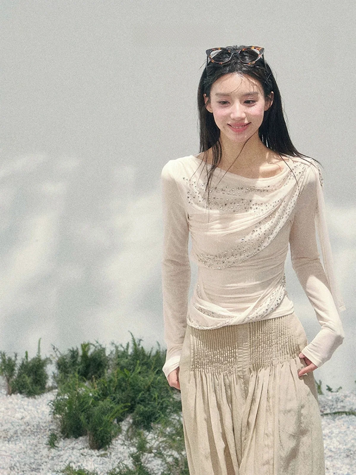 AOMALM Women's Slim Fit Long Sleeve T-Shirt Sparkling Diamond Waist-Cinching Spring Fashion Sexy Style Polyester Blend Shirt
AOMALM Women's Slim Fit Long Sleeve T-Shirt Sparkling Diamond Waist-Cinching Spring Fashion Sexy Style Polyester Blend Shirt