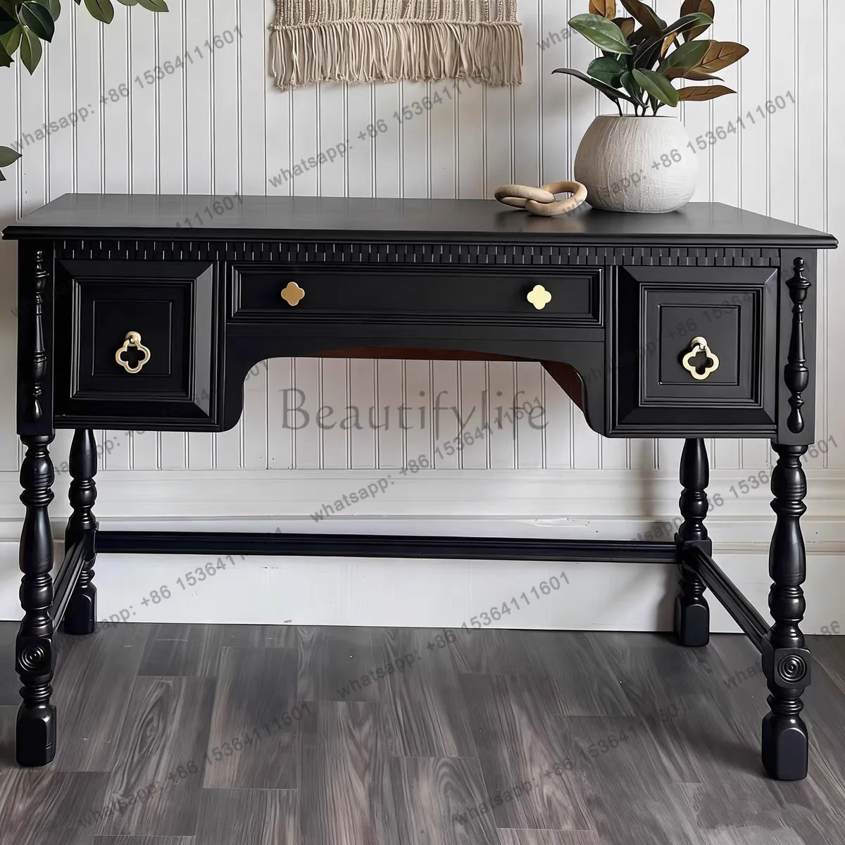 French retro solid wood carving flower desk American black bedroom makeup table household
French retro solid wood carving flower desk American black bedroom makeup table household