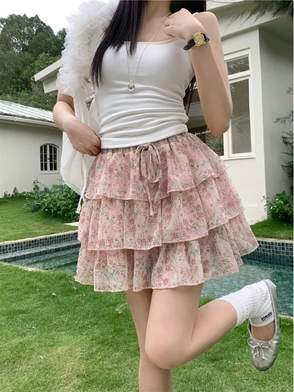 Sweet Floral Print High Waist Loose A-Line Midi Skirt for plus Size Women Summer New Style Puffy Cake Short Skirt Korean Style
Sweet Floral Print High Waist Loose A-Line Midi Skirt for plus Size Women Summer New Style Puffy Cake Short Skirt Korean Style