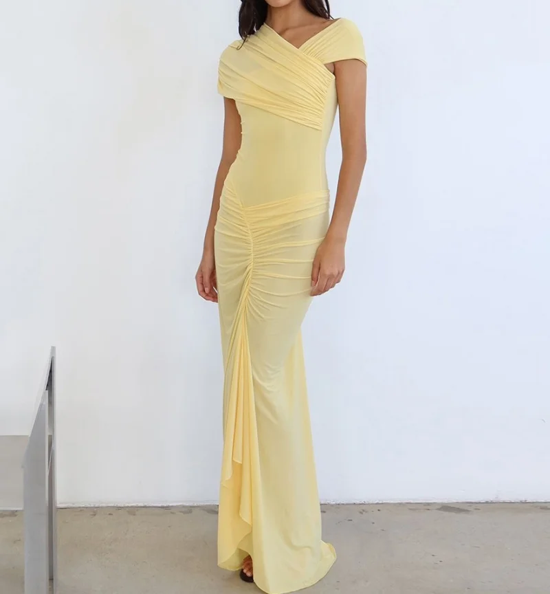 Женское облегающее платье с открытыми плечами, осень-зима, сексуальное однотонное темпераментное платье с нерегулярными складками и разрезом спереди для женщин
Женское облегающее платье с открытыми плечами, осень-зима, сексуальное однотонное темпераментное платье с нерегулярными складками и разрезом спереди для женщин