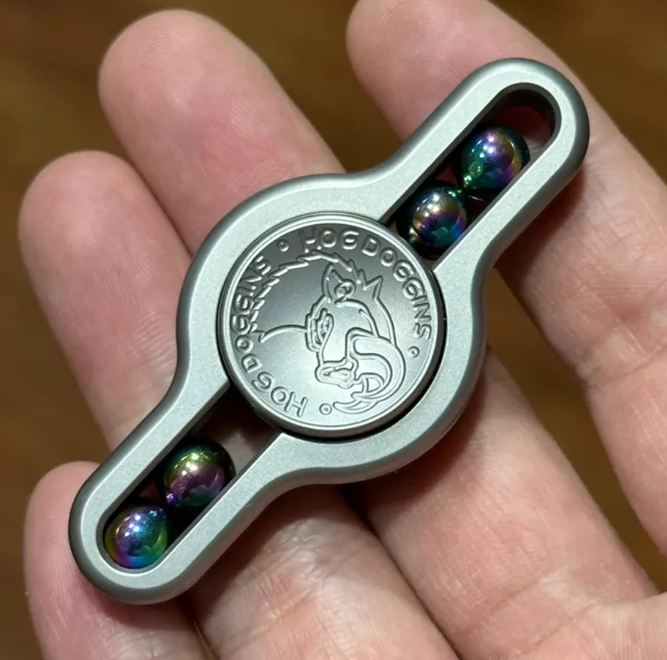 Used EDC Traditional Chinese Medicine practitioner Shengang Wild Boar Middle Belt spinner Fingertip gyroscope Decompression toys
Used EDC Traditional Chinese Medicine practitioner Shengang Wild Boar Middle Belt spinner Fingertip gyroscope Decompression toys
