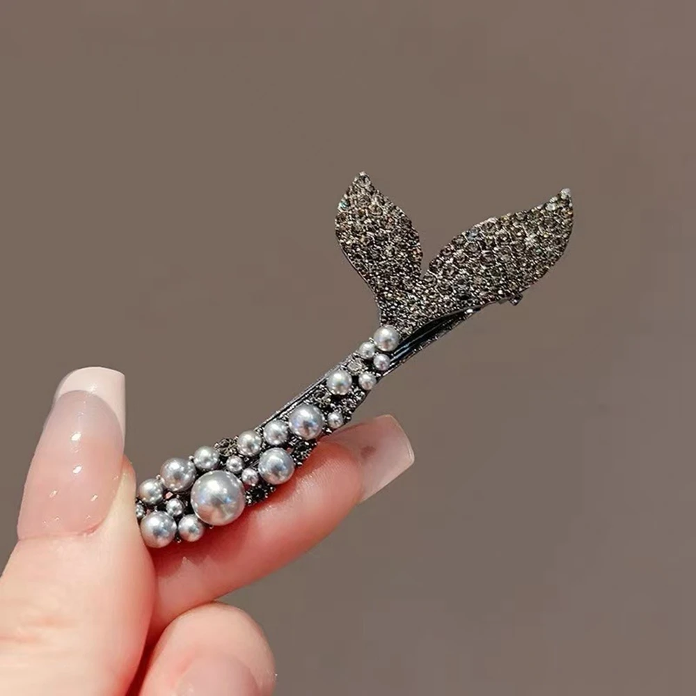 Exquisite Rhinestone Fishtail Hairpin Women Simple Temperament Side Clip Forehead Bangs Clip Fashionable Duckbill
Exquisite Rhinestone Fishtail Hairpin Women Simple Temperament Side Clip Forehead Bangs Clip Fashionable Duckbill