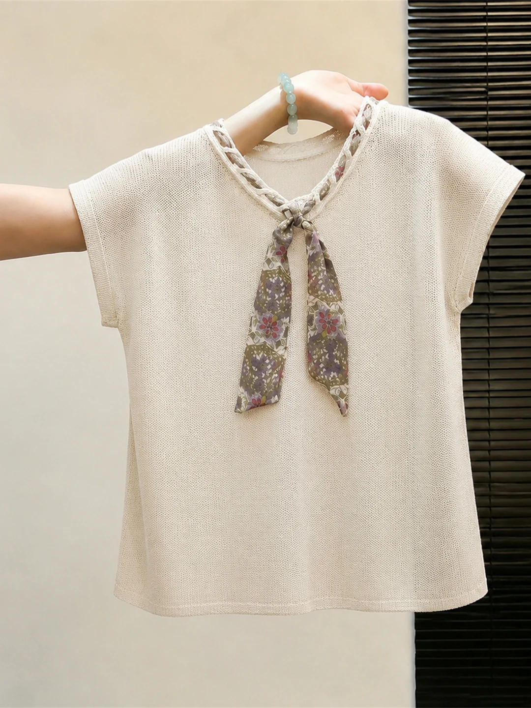 Elegant Slimming Color Knitted Top Casual Overhead Summer 2026 Korean Style Straight Cut Silk Women's Fashion Tee
Elegant Slimming Color Knitted Top Casual Overhead Summer 2026 Korean Style Straight Cut Silk Women's Fashion Tee