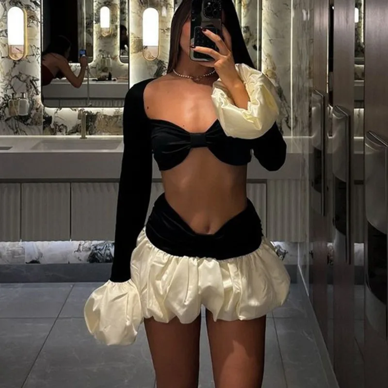 Tuularose Women Skirt 2 Pieces New Contrast Twisted Hollow Out Top Ruffle Mini Skirt Set Sexy Party High Street Women Dress Sets
Tuularose Women Skirt 2 Pieces New Contrast Twisted Hollow Out Top Ruffle Mini Skirt Set Sexy Party High Street Women Dress Sets