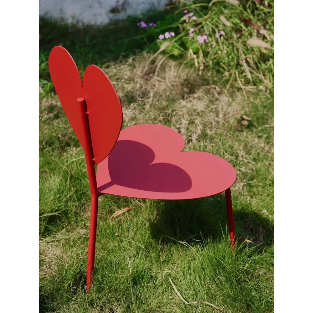 Love Red Design Chair Extremely Simple Metal Modern Art Love Shape Stools Garden Chairs Outdoor Furniture Balcony Patio Iron Art
Love Red Design Chair Extremely Simple Metal Modern Art Love Shape Stools Garden Chairs Outdoor Furniture Balcony Patio Iron Art