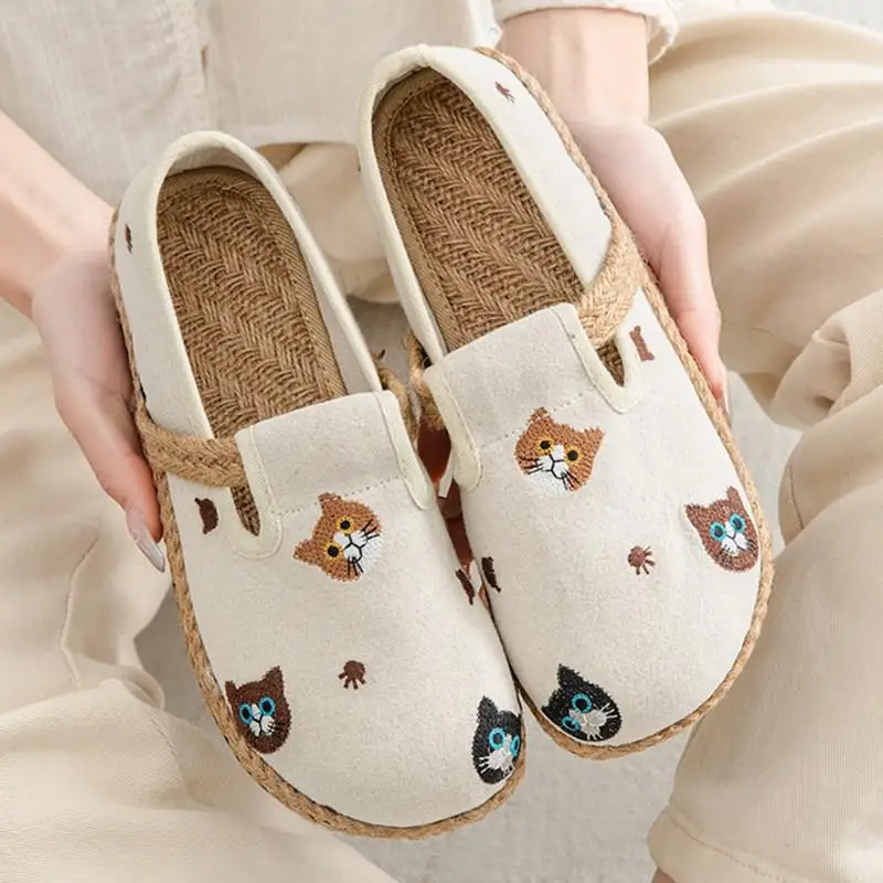 Handmade Cartoon Soft Bottom Flat Shoes Women's Beijing Old Style Cloth Shoes Breathable Sweat Absorbent Slip-On Shoes
Handmade Cartoon Soft Bottom Flat Shoes Women's Beijing Old Style Cloth Shoes Breathable Sweat Absorbent Slip-On Shoes