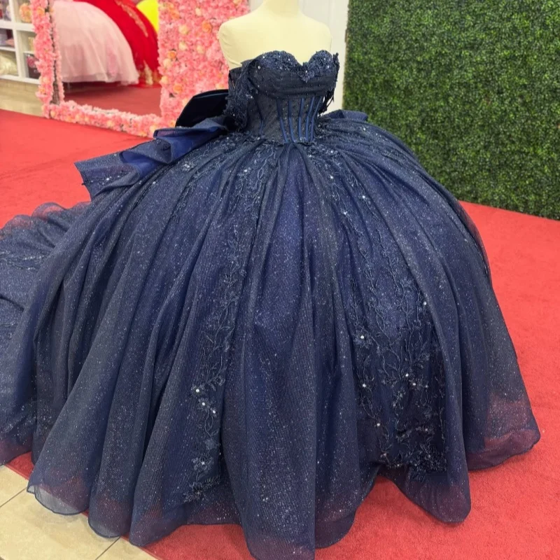 Темно-синее блестящее платье принцессы Quinceanera с открытыми плечами и аппликацией, кружевное платье с бисером и бантом, тюлевой корсет, милое платье 16, бальное платье Vestido
Темно-синее блестящее платье принцессы Quinceanera с открытыми плечами и аппликацией, кружевное платье с бисером и бантом, тюлевой корсет, милое платье 16, бальное платье Vestido