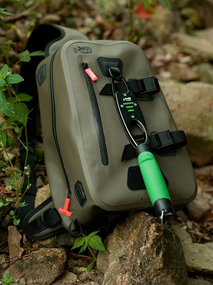 Waterproof Fishing Backpack For Lure Fishing Professional Air-Tight Fishing Bag 9.5l Capacity Lightweight Design 755g
Waterproof Fishing Backpack For Lure Fishing Professional Air-Tight Fishing Bag 9.5l Capacity Lightweight Design 755g