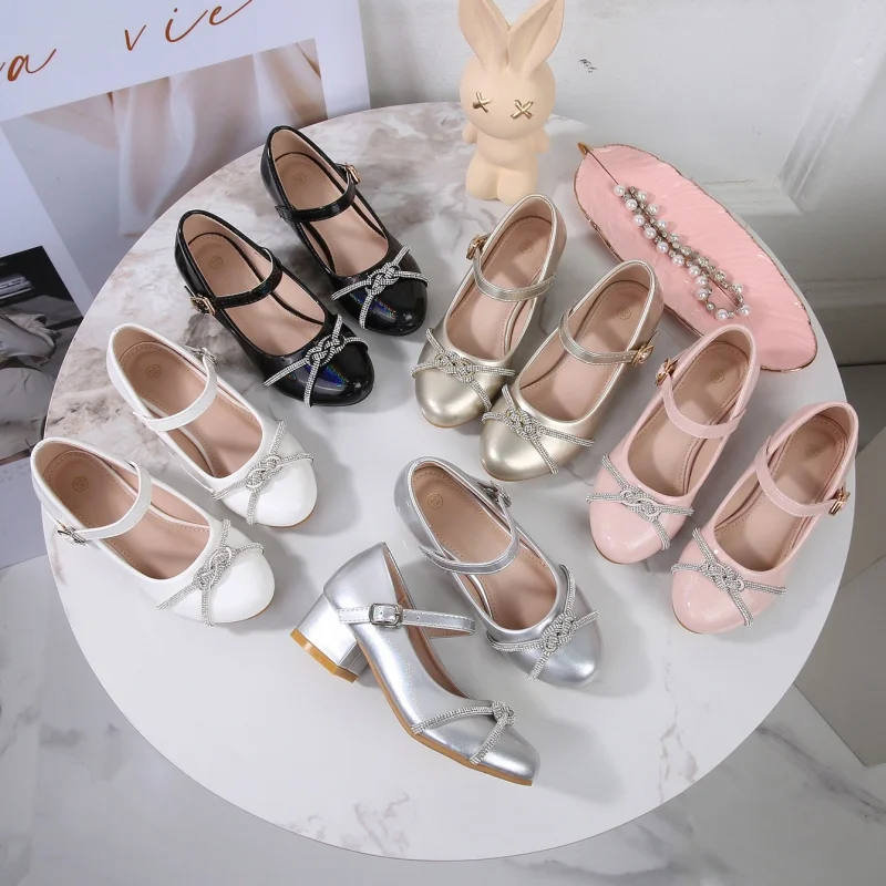 Girls Rhinestone Bow Mary Jane Shoes Princess Soft Sole Low Heel Performance Pumps Kids Dress Shoes for Party Wedding Pageant
Girls Rhinestone Bow Mary Jane Shoes Princess Soft Sole Low Heel Performance Pumps Kids Dress Shoes for Party Wedding Pageant