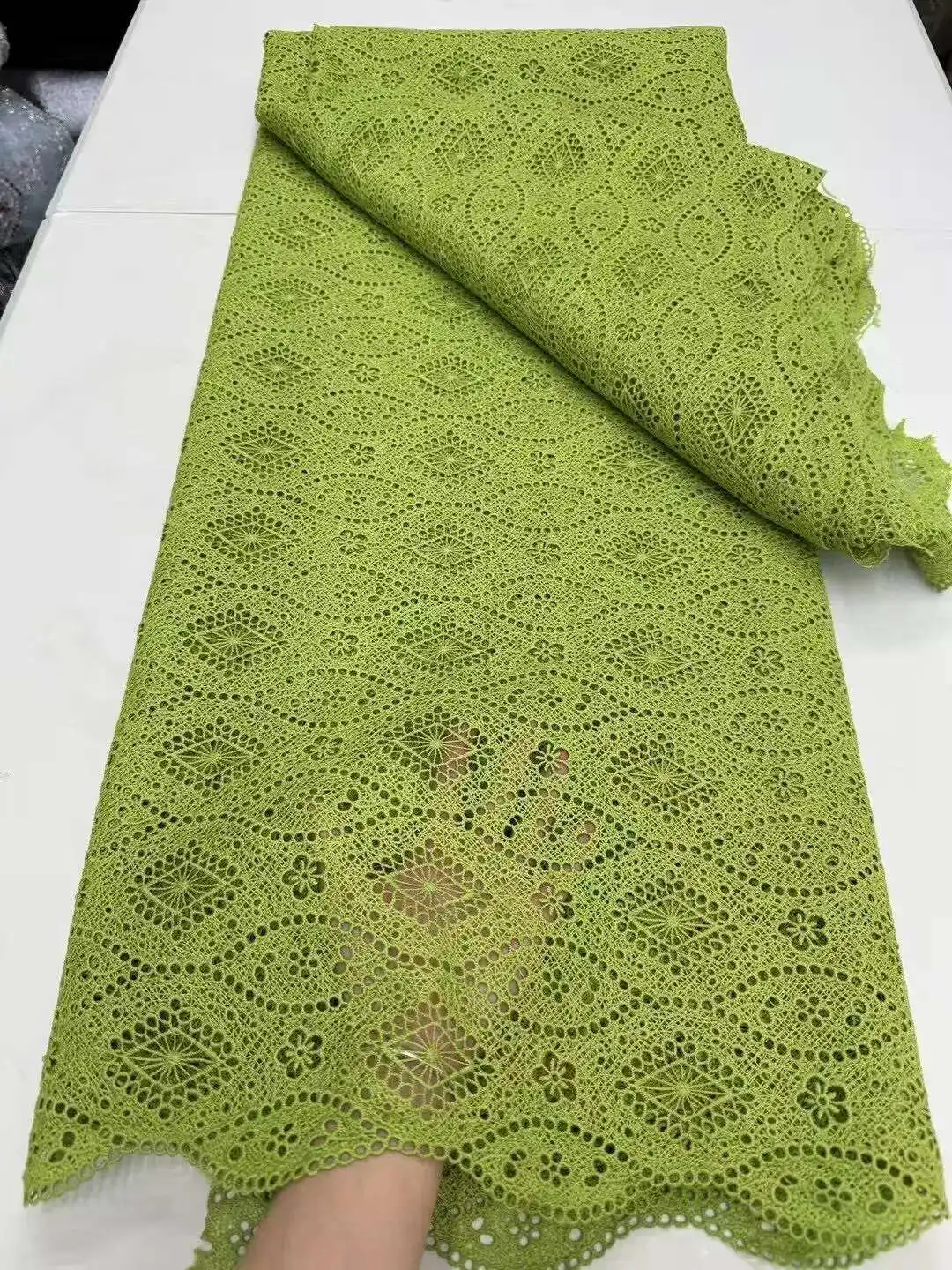 Fashion African Guipure Lace Fabric 2025 Latest Swiss Voile Lace French High Quality Embroidery Nigerian Lace Fabric For Dress
Fashion African Guipure Lace Fabric 2025 Latest Swiss Voile Lace French High Quality Embroidery Nigerian Lace Fabric For Dress