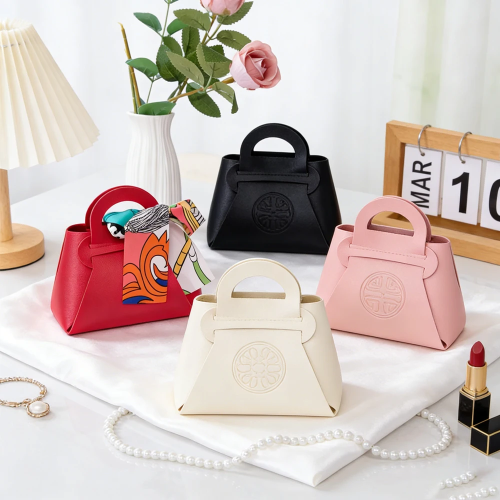 100PCS Leather Gift Bags Bow Ribbon Packaging Bag Wedding Favour Bags Custom Logo Eid Mubarak Candy Packaging Box Mini Handbag
100PCS Leather Gift Bags Bow Ribbon Packaging Bag Wedding Favour Bags Custom Logo Eid Mubarak Candy Packaging Box Mini Handbag