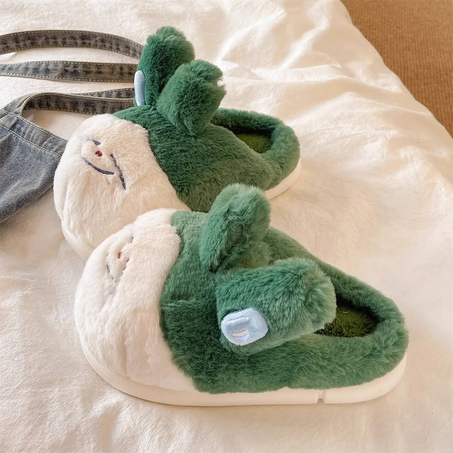 2025 Winter Women's Cute Rabbit Home Slippers Closed Toe Thick Soled Furry Slippers Anti Slip Indoor Household Cotton Slippers
2025 Winter Women's Cute Rabbit Home Slippers Closed Toe Thick Soled Furry Slippers Anti Slip Indoor Household Cotton Slippers