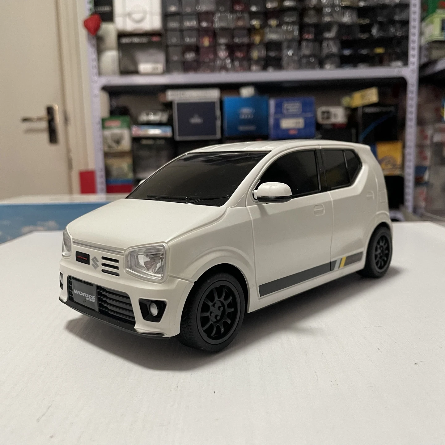1:16 Scale Plastics Suzuki ALTO WORKS Toys Remote Control Cars Model Classics Nostalgia Adult Gifts Souvenir
1:16 Scale Plastics Suzuki ALTO WORKS Toys Remote Control Cars Model Classics Nostalgia Adult Gifts Souvenir