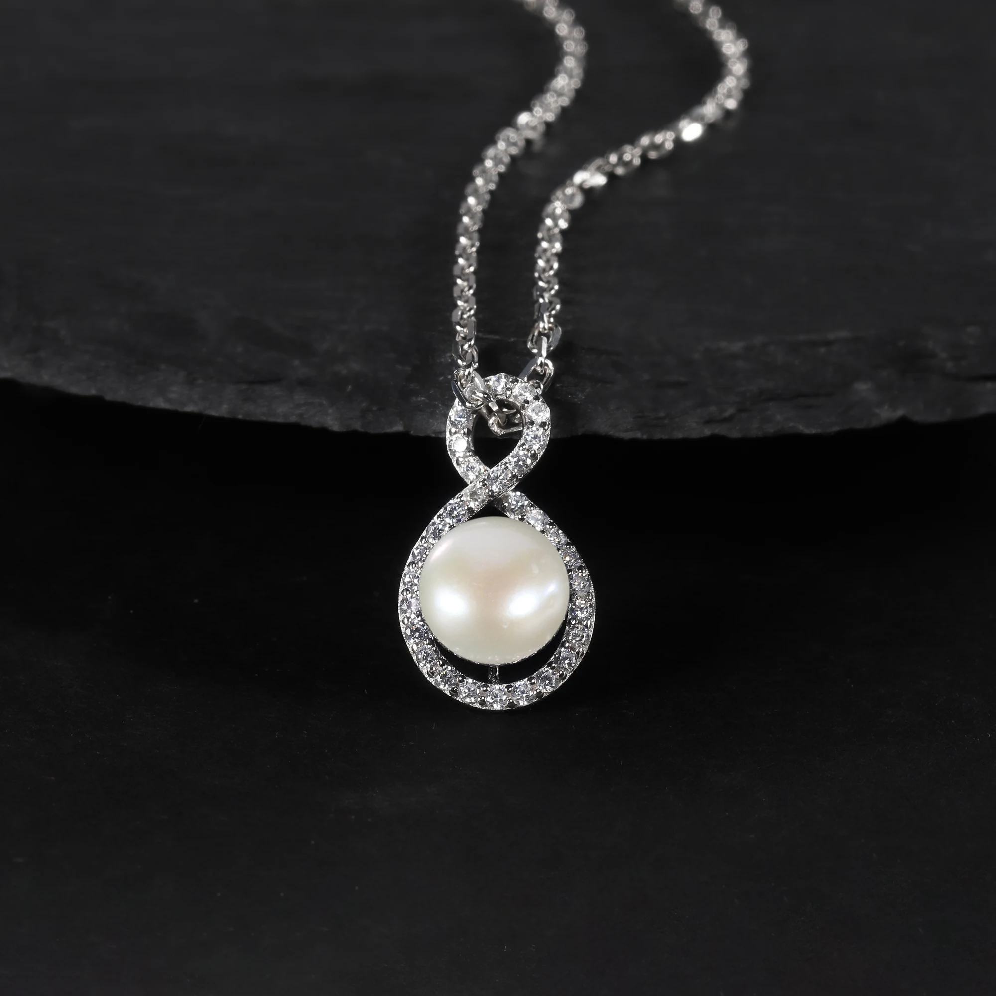 10mm White/Black Freshwater Pearl Personalized Necklace - Non-Tarnish Women's Pendant
10mm White/Black Freshwater Pearl Personalized Necklace - Non-Tarnish Women's Pendant
