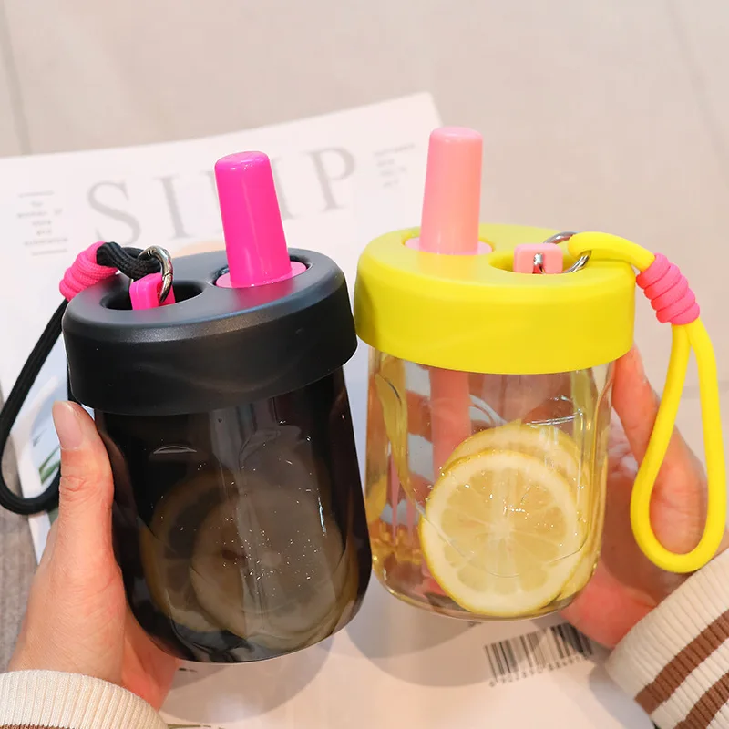 Plastic Water Cup for Women Simple Portable Tea and Water Separation Student and Child Anti-fall Korean Style Cute Straw Cup
Plastic Water Cup for Women Simple Portable Tea and Water Separation Student and Child Anti-fall Korean Style Cute Straw Cup