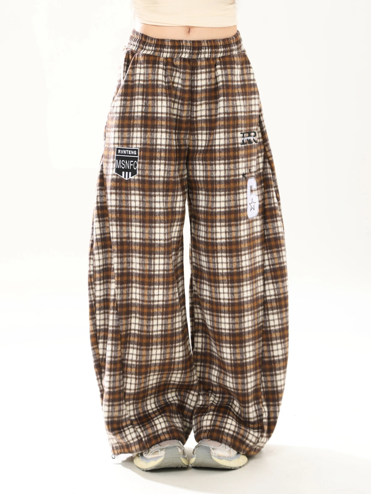 Женские повседневные брюки ENJOG в американском ретро-стиле, коричневые в клетку, с высокой талией, широкими штанинами, утепленные, осенне-зимние, свободного кроя, прямые брюки
Женские повседневные брюки ENJOG в американском ретро-стиле, коричневые в клетку, с высокой талией, широкими штанинами, утепленные, осенне-зимние, свободного кроя, прямые брюки