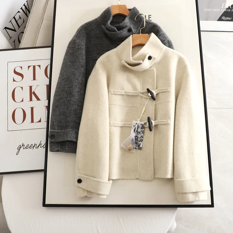 Elegance Temperament Horn Button Stand Collar Wool Blends Coat Women Autumn Winter Vintage Slim Casual Solid Simple Overcoat Top
Elegance Temperament Horn Button Stand Collar Wool Blends Coat Women Autumn Winter Vintage Slim Casual Solid Simple Overcoat Top