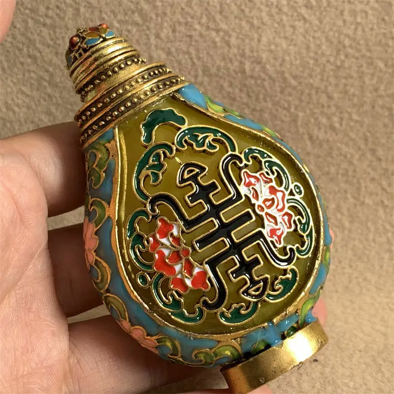 Pure Copper Snuff Bottle Double-sided Inlaid Blessing Snuff Bottle Cloisonne
Pure Copper Snuff Bottle Double-sided Inlaid Blessing Snuff Bottle Cloisonne