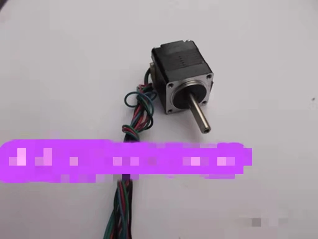 1PC 20 two-phase stepping motor/body length 23mm/shaft diameter 4mm/140g.cm/0.4A
1PC 20 two-phase stepping motor/body length 23mm/shaft diameter 4mm/140g.cm/0.4A