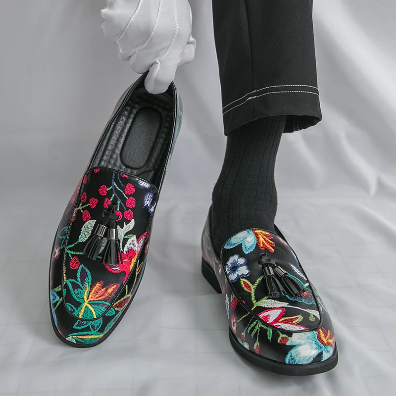 New Men Dress Leather Shoes Luxury British Colorful Floral Embroidery Pattern Oxfords Classic Gentleman Wedding Prom Shoes
New Men Dress Leather Shoes Luxury British Colorful Floral Embroidery Pattern Oxfords Classic Gentleman Wedding Prom Shoes
