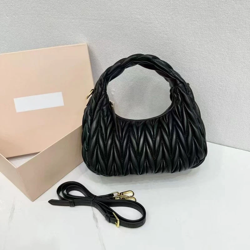 2025 New cowhide saddle bag, well crafted and of good quality, crossbody women's bag
2025 New cowhide saddle bag, well crafted and of good quality, crossbody women's bag
