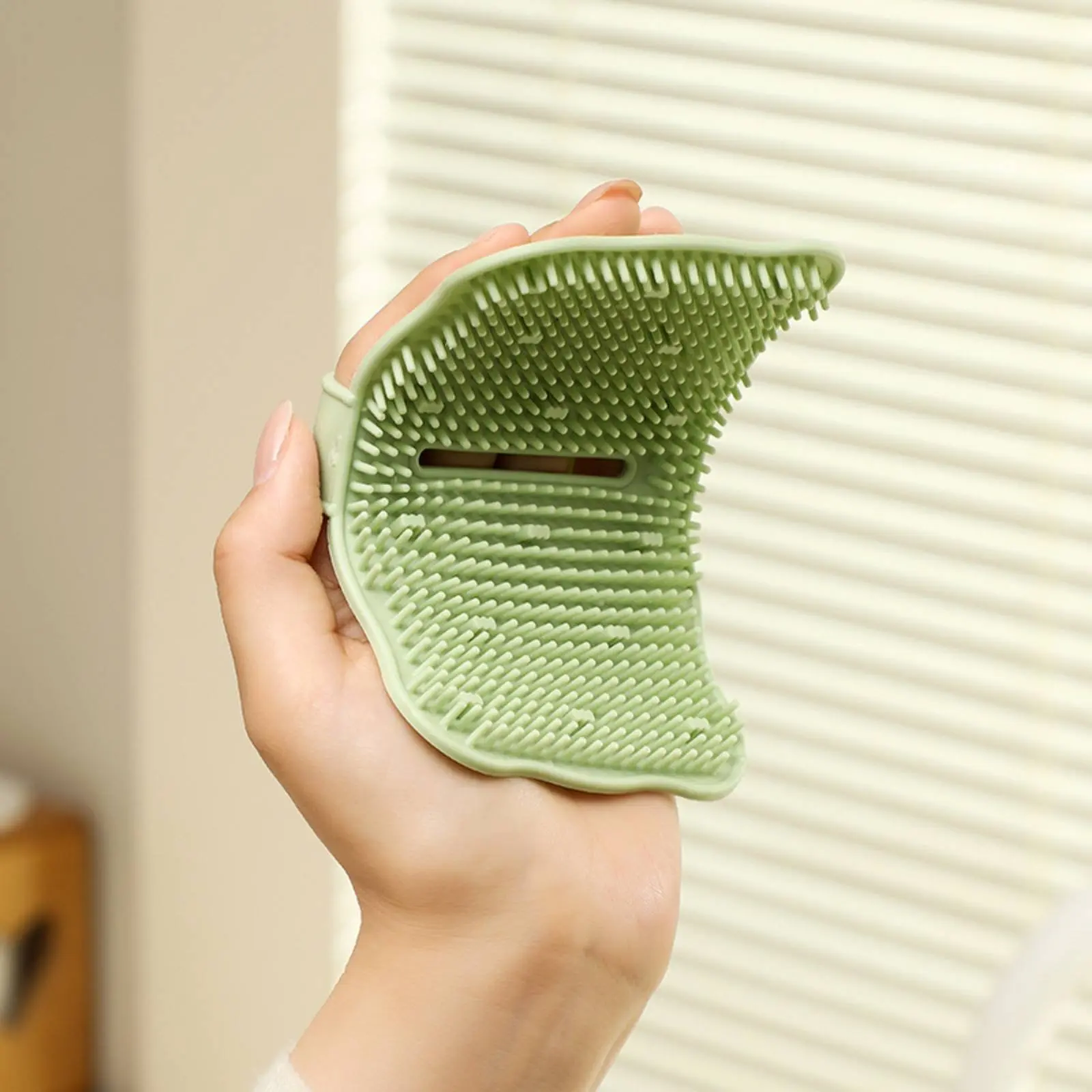 Flexible Vegetable Brush Easy to Clean Silicone Fruit Scrubber Potato Cleaning Brush Ergonomic Grip
Flexible Vegetable Brush Easy to Clean Silicone Fruit Scrubber Potato Cleaning Brush Ergonomic Grip